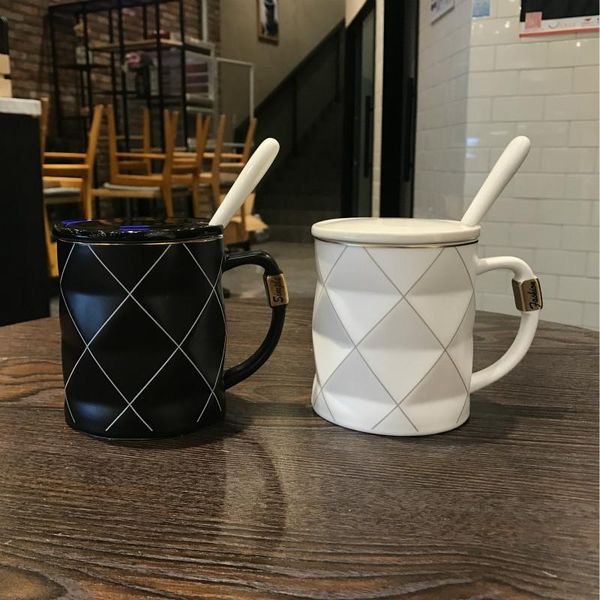 mugs 480ml black/white simple line style office coffee ceramic mug home morning water cups 0407-3
mugs 480ml black/white simple line style office coffee ceramic mug home morning water cups 0407-3