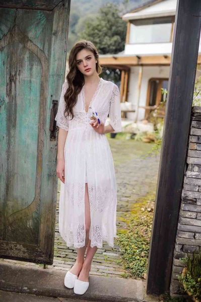 women's sleepwear long nightwear white lace vintage princess medieval nightgown european-style robe beautiful vestidos 9ili, Black;red
women's sleepwear long nightwear white lace vintage princess medieval nightgown european-style robe beautiful vestidos 9ili, Black;red