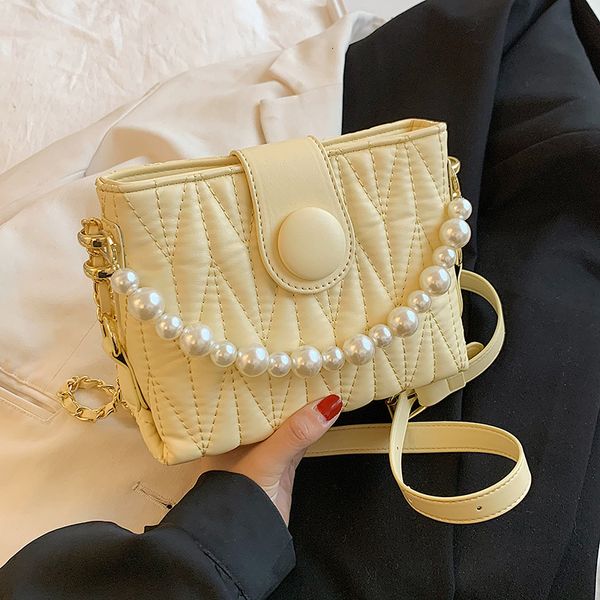 evening bag style women's 2021 korean single shoulder slant span pearl rhombic chain handbag large capacity
evening bag style women's 2021 korean single shoulder slant span pearl rhombic chain handbag large capacity
