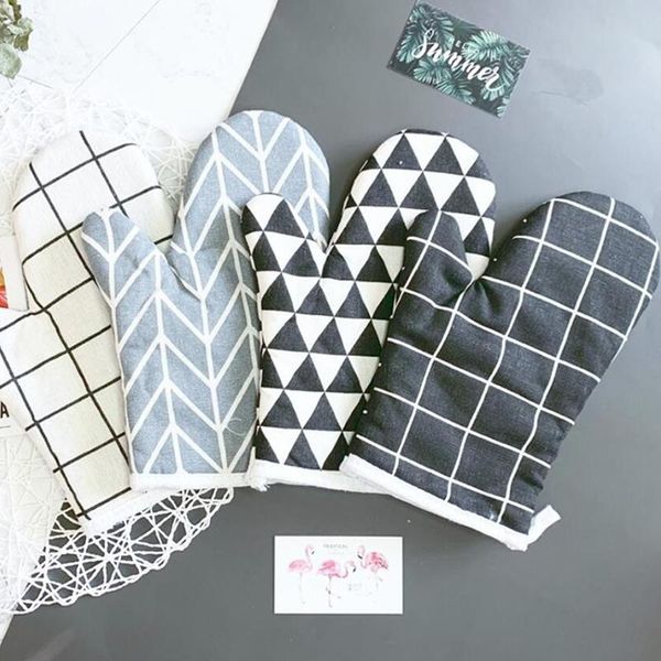 oven mitts 1 piece 6 styles cute non-slip cotton fashion kitchen cooking microwave gloves baking bbq potholders
oven mitts 1 piece 6 styles cute non-slip cotton fashion kitchen cooking microwave gloves baking bbq potholders