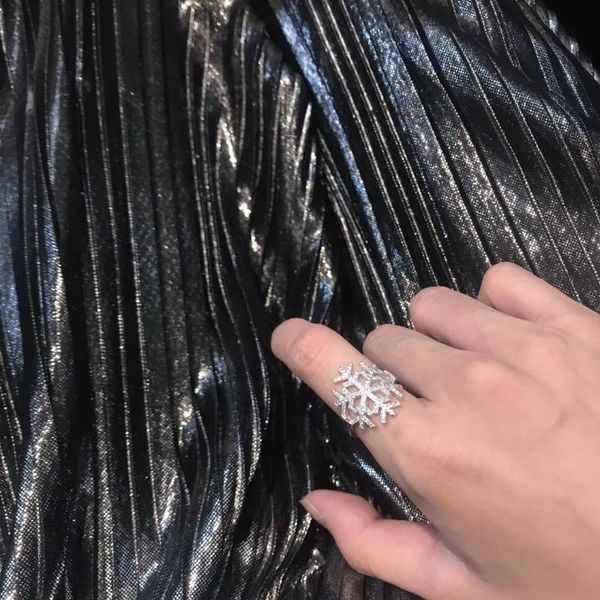 cluster rings 925 sterling silver christmas creative luxury snowflake opening ring for women wedding engagement party jewelry, Golden;silver
cluster rings 925 sterling silver christmas creative luxury snowflake opening ring for women wedding engagement party jewelry, Golden;silver