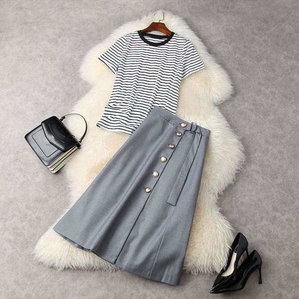 two piece dress summer short sleeve round neck white striped t-shirt + gray belted buttons mid-calf skirt suits 2 s set 21a152085 ft8f
two piece dress summer short sleeve round neck white striped t-shirt + gray belted buttons mid-calf skirt suits 2 s set 21a152085 ft8f