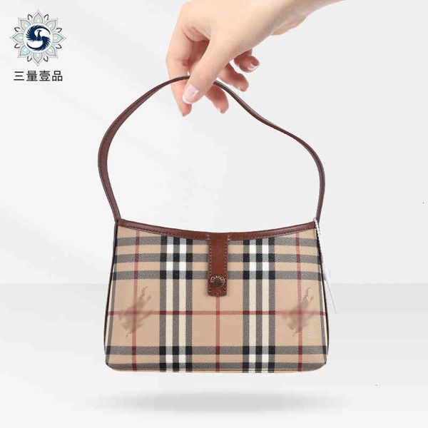 handbag b's pegasus plaid bag layer cowhide high sense medieval fashion simple portable armpit, Black;red
handbag b's pegasus plaid bag layer cowhide high sense medieval fashion simple portable armpit, Black;red