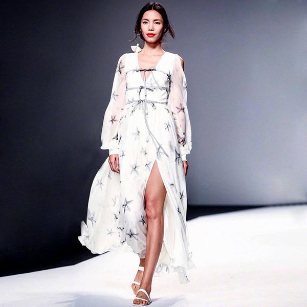 casual dresses summer and autumn 2021 fashion starfish print v-neck tie bow split woman dress, Black;gray
casual dresses summer and autumn 2021 fashion starfish print v-neck tie bow split woman dress, Black;gray