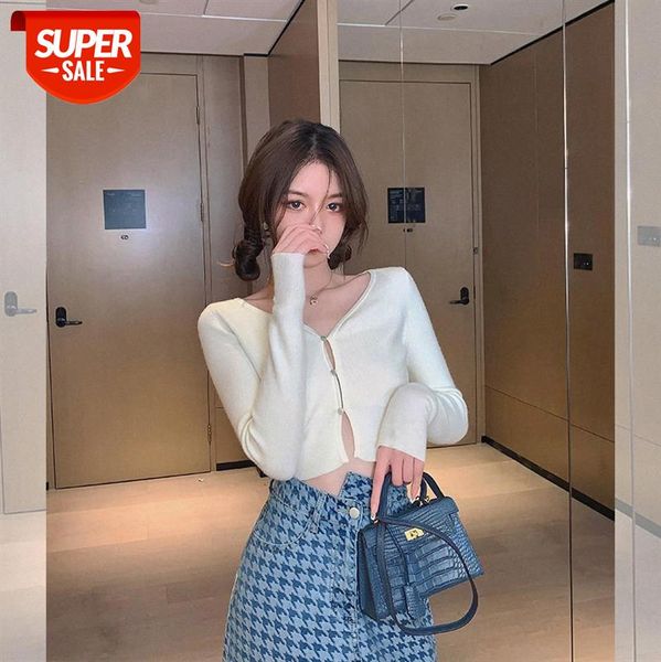 korean retro "short knit cardigan, small waist, slim body, v-neck, women's trend #u17f, White
korean retro "short knit cardigan, small waist, slim body, v-neck, women's trend #u17f, White