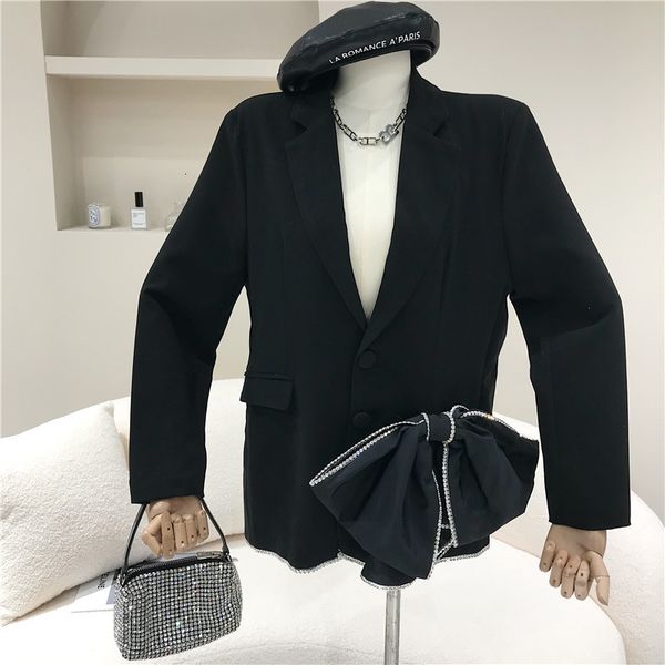 dress female spring summer 2021 niche fashion blazer with diamond edge large arch design suit sleeve, Black;gray
dress female spring summer 2021 niche fashion blazer with diamond edge large arch design suit sleeve, Black;gray