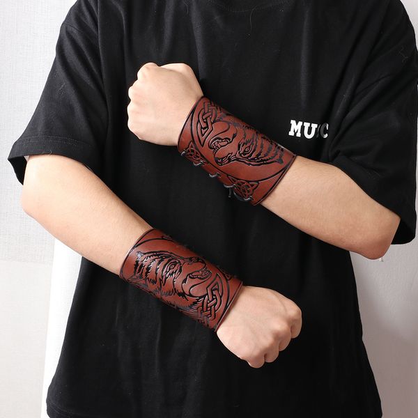 chino pu leather werewolf riding protector wax rope personality cool wristband man, Golden;silver
chino pu leather werewolf riding protector wax rope personality cool wristband man, Golden;silver