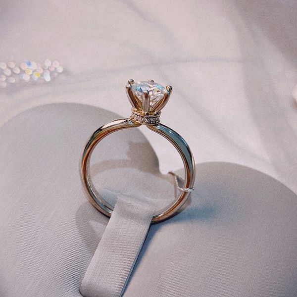 925 silver 6 claws moissanite ring scarf styling special design engagement anniversary ring 1ct round excellent cut, Slivery;golden
925 silver 6 claws moissanite ring scarf styling special design engagement anniversary ring 1ct round excellent cut, Slivery;golden
