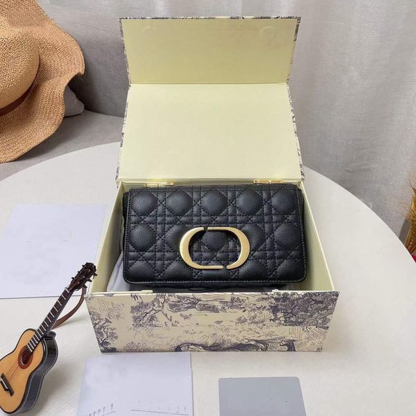 2021 luxurys designers crossbody bags fashion designer women handbags purses genuine leather evening golden chain shoulder cross body bag
2021 luxurys designers crossbody bags fashion designer women handbags purses genuine leather evening golden chain shoulder cross body bag
