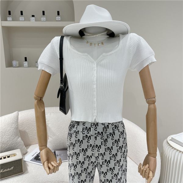 polos spring women will see niche fashion design retro breasted u-neck knit shirt high waist thin from bottom short top, White
polos spring women will see niche fashion design retro breasted u-neck knit shirt high waist thin from bottom short top, White
