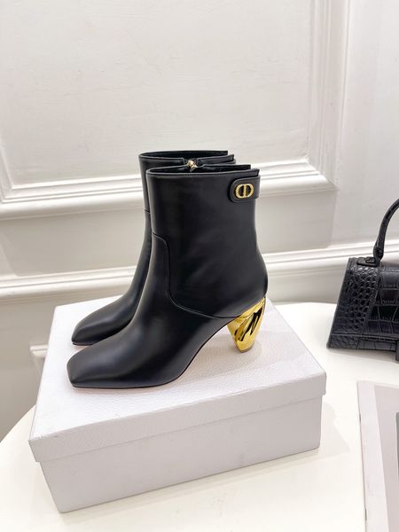 2022 booties womens luxury designer boots black leather women ankle shoes high heel tall pumps martin short snow knee bottoms boot with logo
2022 booties womens luxury designer boots black leather women ankle shoes high heel tall pumps martin short snow knee bottoms boot with logo