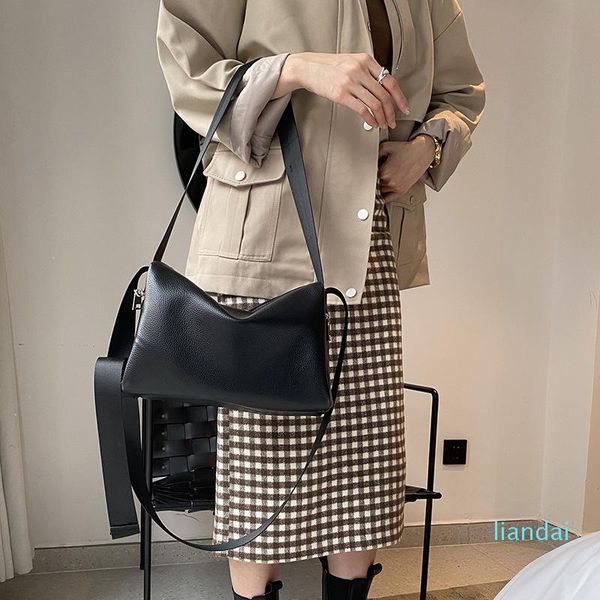 evening bags fashion pu leather women handbags large capacity ladies shoulder crossbody bag luxry designer casual female tote messenger
evening bags fashion pu leather women handbags large capacity ladies shoulder crossbody bag luxry designer casual female tote messenger