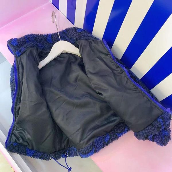 jackets explosive children's clothing 2021 early autumn men and women with the same style lamb wool cotton coat for babies, fabric f, Blue;gray
jackets explosive children's clothing 2021 early autumn men and women with the same style lamb wool cotton coat for babies, fabric f, Blue;gray