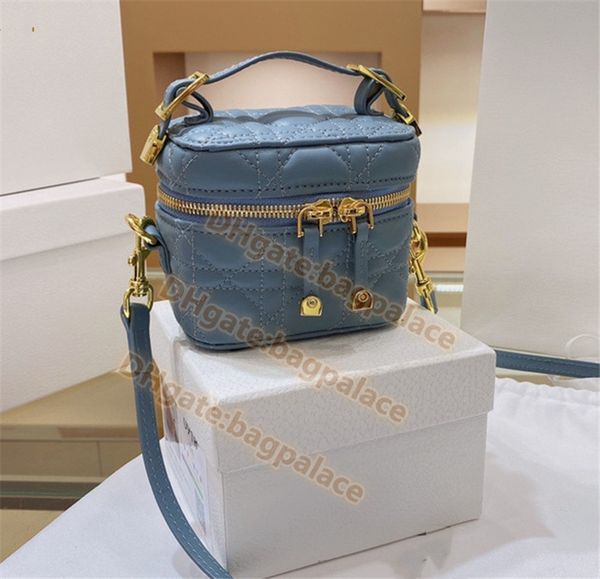 handbag designer handbags women luxurys designers bags 2021 deauville tote zhouzhoubao123 crossbody bag cosmetic trunk shoulder
handbag designer handbags women luxurys designers bags 2021 deauville tote zhouzhoubao123 crossbody bag cosmetic trunk shoulder