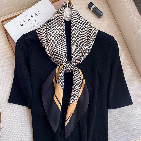 scarves 2021 fashion plaid 90x90 square scarf women's printed silk sunscreen beach, Blue;gray
scarves 2021 fashion plaid 90x90 square scarf women's printed silk sunscreen beach, Blue;gray