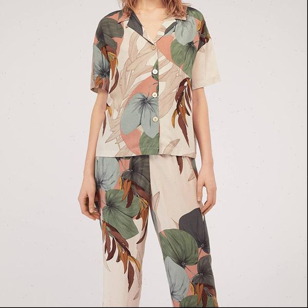 short sleeved leaf printing cropped women sleepwear trousers pajamas set leaves lapel casual plus size loose thin, Black;red
short sleeved leaf printing cropped women sleepwear trousers pajamas set leaves lapel casual plus size loose thin, Black;red