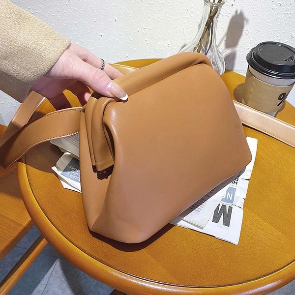 evening bags design women's handbags 2021 fashion all-match shoulder crossbody bag senior multi-purpose messenger
evening bags design women's handbags 2021 fashion all-match shoulder crossbody bag senior multi-purpose messenger