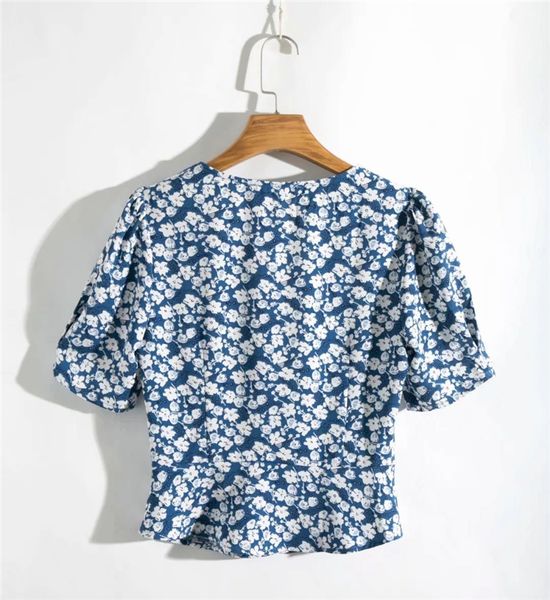 women blouse shirts french retro v-neck slim shirt small clothing blue flowers fresh short-sleeved jacket women's wear, White
women blouse shirts french retro v-neck slim shirt small clothing blue flowers fresh short-sleeved jacket women's wear, White