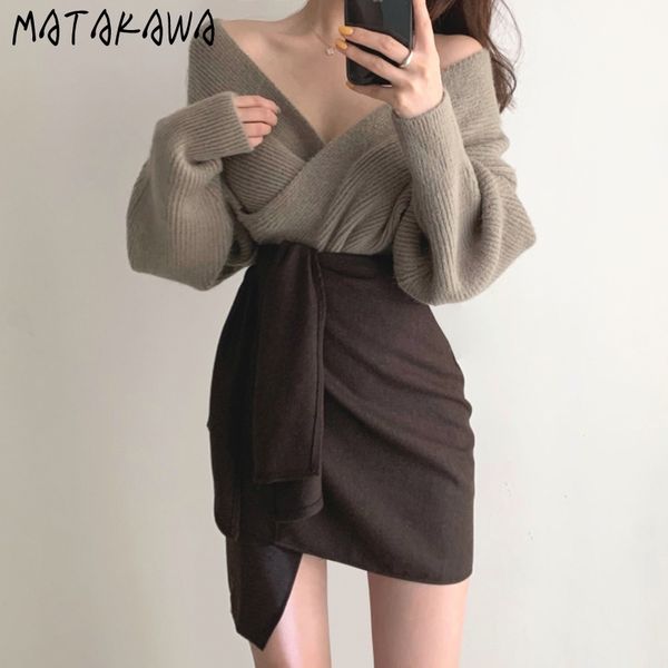 matakawa long-sleeved knitted sweaters fall women korean chic pullovers temperament deep v-neck cross sweater woman 210513, White;black
matakawa long-sleeved knitted sweaters fall women korean chic pullovers temperament deep v-neck cross sweater woman 210513, White;black