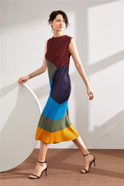 dress miyake fold o-neck patchwork the sleeveless straight, Black;gray 
dress miyake fold o-neck patchwork the sleeveless straight, Black;gray