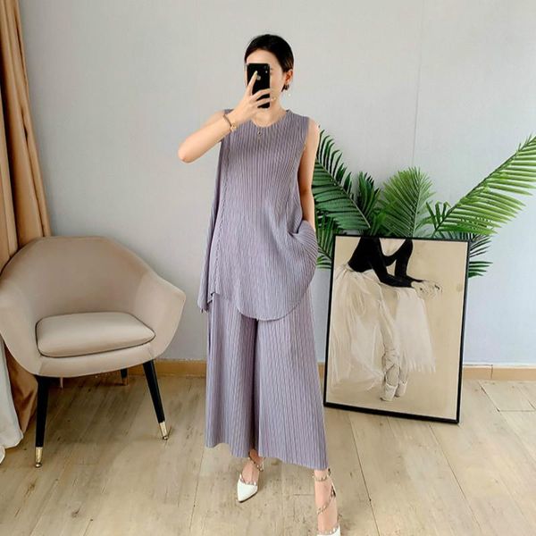 women's two piece pants pant suits for women plus size 45-75kg 2021 autumn loose stretch miyake pleated 2pcs set round neck tank + wide, White
women's two piece pants pant suits for women plus size 45-75kg 2021 autumn loose stretch miyake pleated 2pcs set round neck tank + wide, White