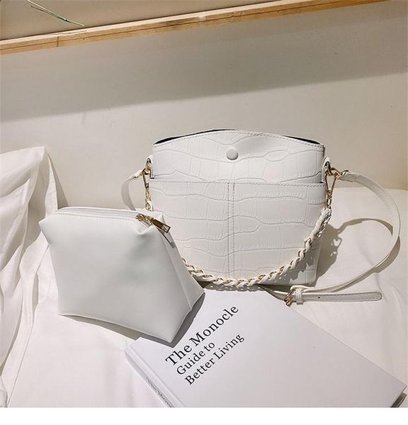 net red bucket bag high sense summer 2021 style women's portable straddle ins fashionable foreign cosmetic bags & cases
net red bucket bag high sense summer 2021 style women's portable straddle ins fashionable foreign cosmetic bags & cases