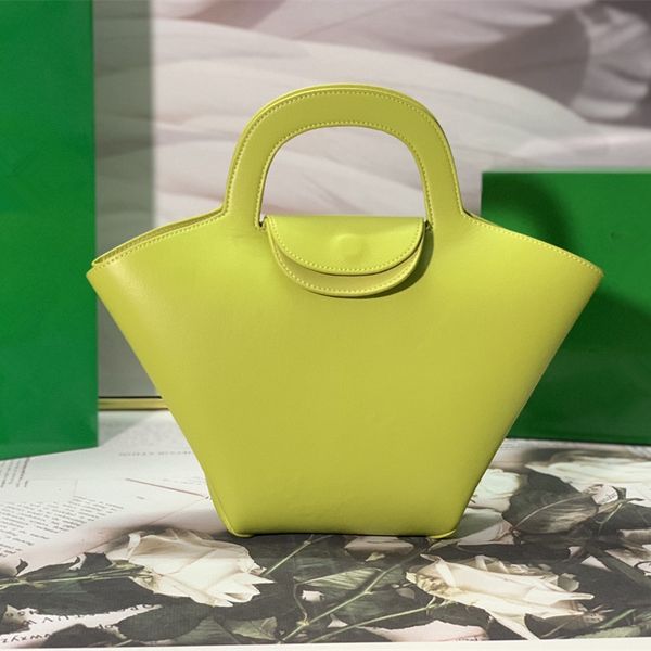 product women's large capacity bag simple fashion portable versatile messenger sheepskin bucket bag luxuryss designerss yw
product women's large capacity bag simple fashion portable versatile messenger sheepskin bucket bag luxuryss designerss yw