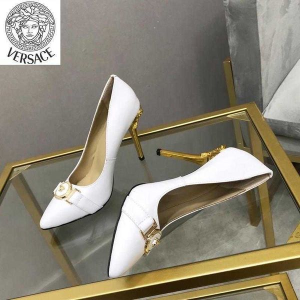 luxury brand women high heels sandals slippers mules slides pumps loafers ballerinas sneakers dress shoes designer 1682, Black;white
luxury brand women high heels sandals slippers mules slides pumps loafers ballerinas sneakers dress shoes designer 1682, Black;white