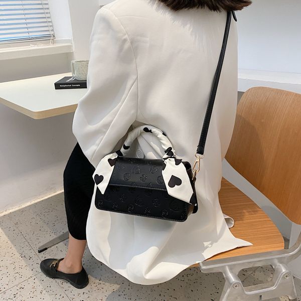 factory direct sale 75% off 2021 new high sense women's autumn versatile messenger one shoulder silk scarf small square bags kvwo
factory direct sale 75% off 2021 new high sense women's autumn versatile messenger one shoulder silk scarf small square bags kvwo