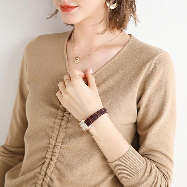 women's polos base shirt autumn and winter sweater slim fit 2021 short v-neck inner match knitted wool korean style all-matching, White
women's polos base shirt autumn and winter sweater slim fit 2021 short v-neck inner match knitted wool korean style all-matching, White