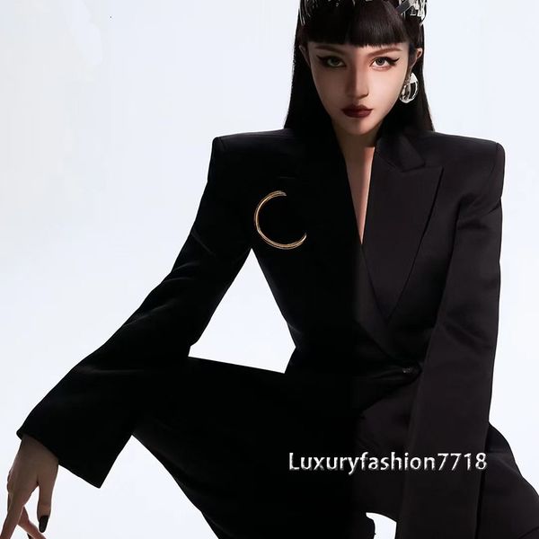 women's suits & blazers luxo runway high end black woman's fashion jacket with v- long sleeve designer suit lady from office woman, White;black
women's suits & blazers luxo runway high end black woman's fashion jacket with v- long sleeve designer suit lady from office woman, White;black