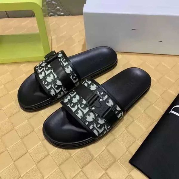 2021 sandals men summer household indoor anti slip wear resistant soft sole massage outdoor trend shoes zlh, Black
2021 sandals men summer household indoor anti slip wear resistant soft sole massage outdoor trend shoes zlh, Black