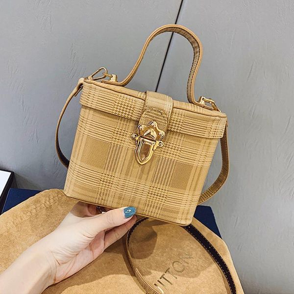 evening bags hand bag women crossbody purses 2021 handmade plaid pu leather bucket shoulder handbag mini
evening bags hand bag women crossbody purses 2021 handmade plaid pu leather bucket shoulder handbag mini