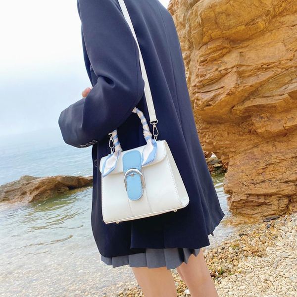 shoulder bags 2021 summer women commute handbag fashion messenger mini pu leather female crossbody flip bag with scarves
shoulder bags 2021 summer women commute handbag fashion messenger mini pu leather female crossbody flip bag with scarves