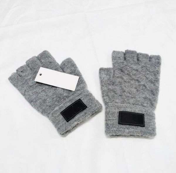 european and american designer brand windproof leather gloves lady touch screen rabbit fur mouth winter heat preservation wind style 5723, Blue;gray
european and american designer brand windproof leather gloves lady touch screen rabbit fur mouth winter heat preservation wind style 5723, Blue;gray