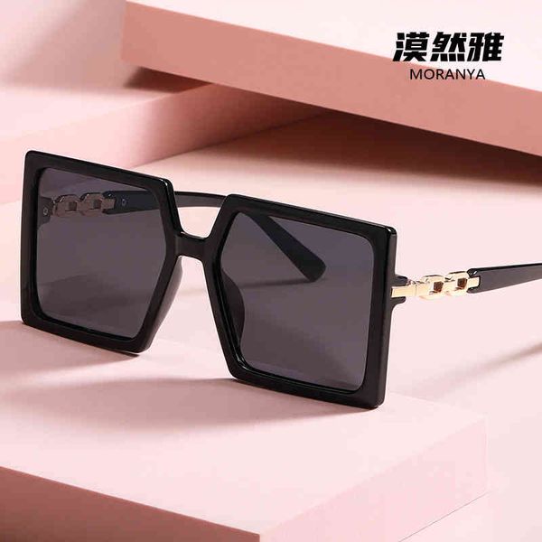 sunglasses new fashion chain mirror leg box women's anti ultraviolet net red street shooting polarized, White;black
sunglasses new fashion chain mirror leg box women's anti ultraviolet net red street shooting polarized, White;black