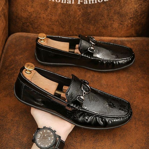 dress shoes men's handmade classic black pu high-quality metal decoration loafers fashion trend all-match business casual
dress shoes men's handmade classic black pu high-quality metal decoration loafers fashion trend all-match business casual