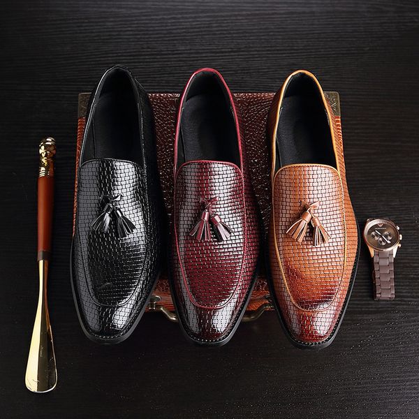 dress shoes mais tamanho 38-48 homens vestido de borla mocassins vintage estilo britânico couro do plutônio slizamento em sapatos, Black
dress shoes mais tamanho 38-48 homens vestido de borla mocassins vintage estilo britânico couro do plutônio slizamento em sapatos, Black