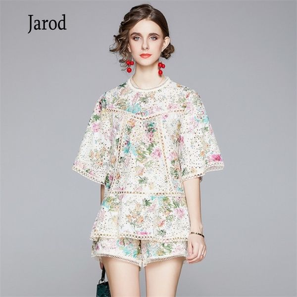 runway summer 2 pieces set elegant flower embroidery lace suit women short sleeve hollow out shirt wide leg shorts 210519, White
runway summer 2 pieces set elegant flower embroidery lace suit women short sleeve hollow out shirt wide leg shorts 210519, White
