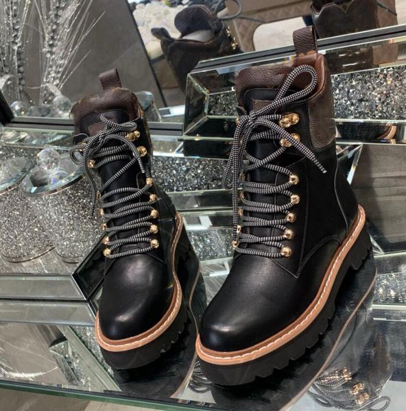 women designers rois boots ankle martin boot pocket black bootss nylon military shoes inspired combat boots with bags size 35-41
women designers rois boots ankle martin boot pocket black bootss nylon military shoes inspired combat boots with bags size 35-41