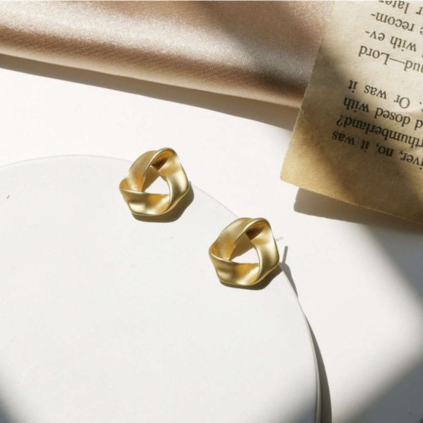 s925 silver needle frosted gold-plated triangle refined fashion simple temperament earrings for women, Black
s925 silver needle frosted gold-plated triangle refined fashion simple temperament earrings for women, Black