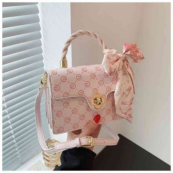 75% off luggage factory wholesale embossed small square trend silk scarf style single shoulder messenger bags
75% off luggage factory wholesale embossed small square trend silk scarf style single shoulder messenger bags