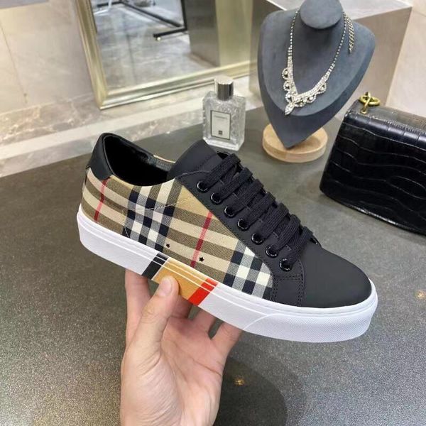 2021 luxury women and girls casual shoes flat beach running sports fashion splicing two-color strap design
2021 luxury women and girls casual shoes flat beach running sports fashion splicing two-color strap design