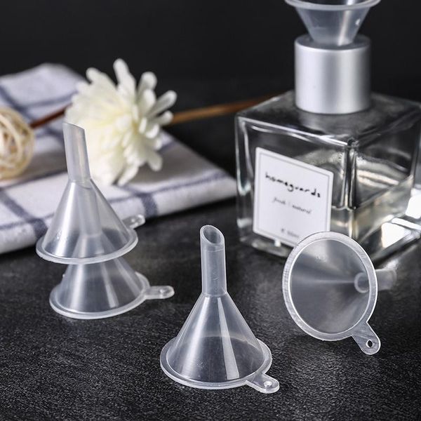 mini transparent plastic small funnels perfume essential oil empty bottle liquid filling funnels kitchen bar dining tool
mini transparent plastic small funnels perfume essential oil empty bottle liquid filling funnels kitchen bar dining tool