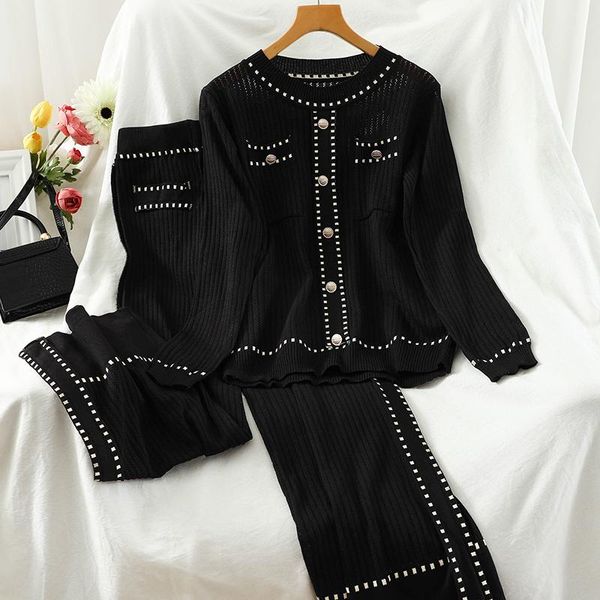 women's two piece pants long-sleeved sweater pullover + straight 2pcs set black white button details ladies fashion ol trousers casual
women's two piece pants long-sleeved sweater pullover + straight 2pcs set black white button details ladies fashion ol trousers casual