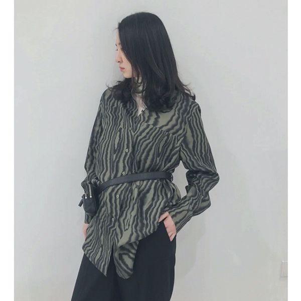2021 women shirt autumn and winter new wave print pocket long sleeve lapel loose blouse 75vs, White
2021 women shirt autumn and winter new wave print pocket long sleeve lapel loose blouse 75vs, White