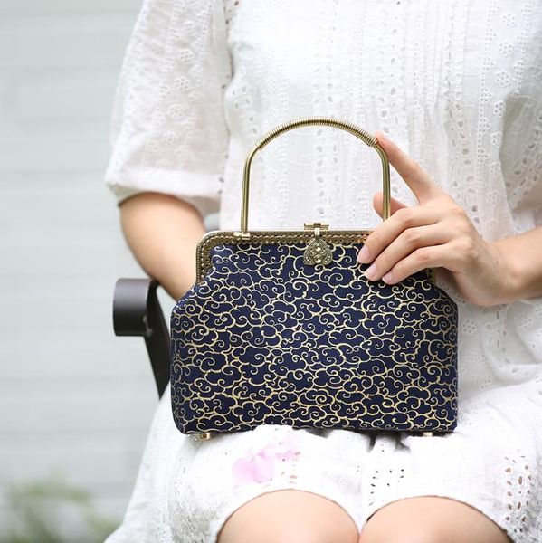 cross body cloud pattern handbag retro shoulder bag chinese style bronzing fabric luxury frame bags elegant cheongsam
cross body cloud pattern handbag retro shoulder bag chinese style bronzing fabric luxury frame bags elegant cheongsam