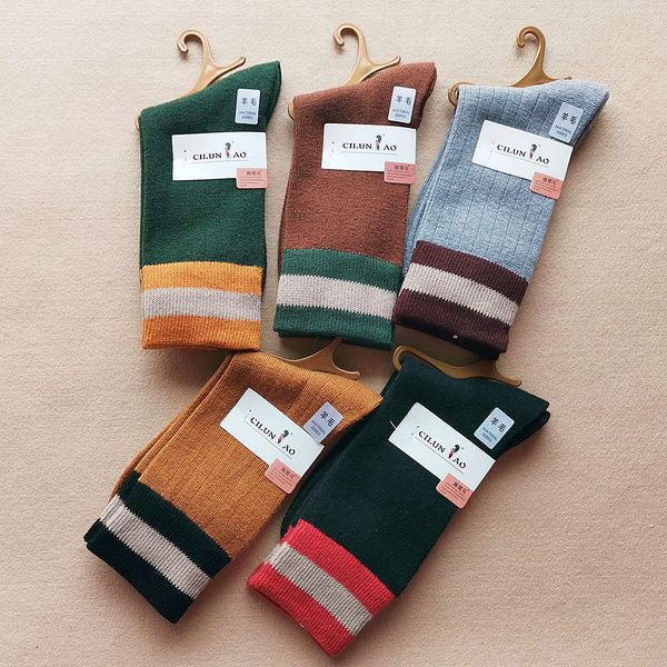 autumn and winter heron female socks wool pile middle tube, Black;white
autumn and winter heron female socks wool pile middle tube, Black;white