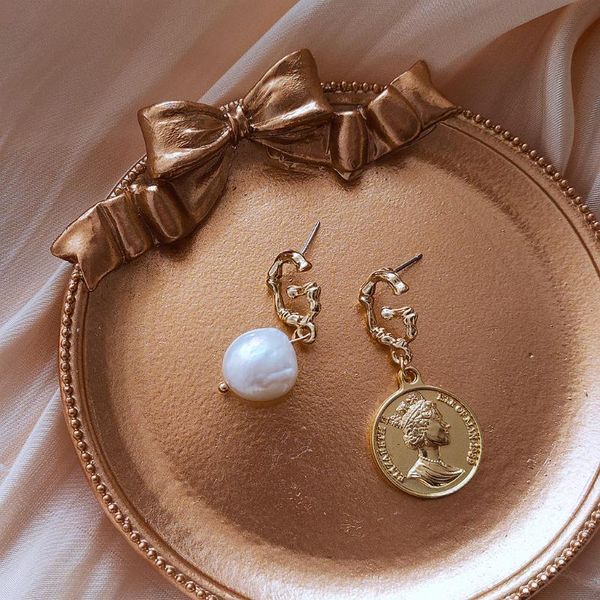 stud versailles european style coin freshwater pearl earrings 14k gold-plated asymmetrical hypoallergenic needles, Golden;silver
stud versailles european style coin freshwater pearl earrings 14k gold-plated asymmetrical hypoallergenic needles, Golden;silver
