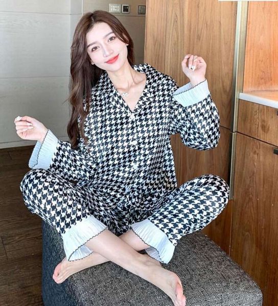 women's 9style lace soild pattern letters summer ice pajamas women long sleeve pajama sets sleepwear silk suit home clothes pijama splq, Black;red
women's 9style lace soild pattern letters summer ice pajamas women long sleeve pajama sets sleepwear silk suit home clothes pijama splq, Black;red